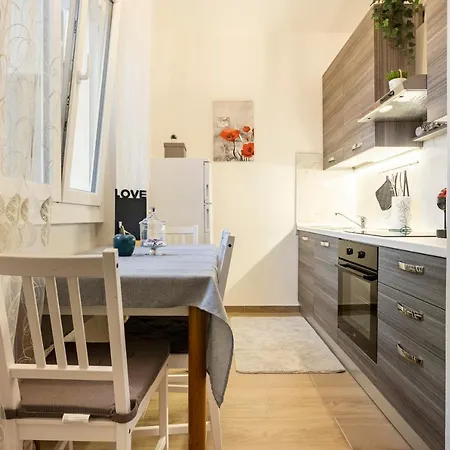 Baracca Apartment *